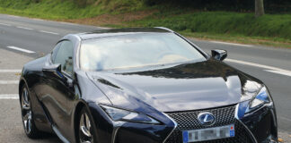 LEXUS 500 LC HYBRIDE SPORT + UN COUPÉ PRESTIGIEUX